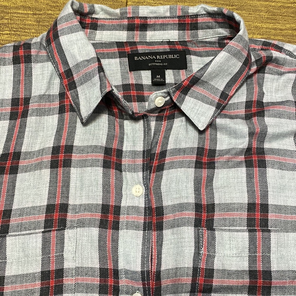 Banana Republic Gray and Red Soft Boyfriend Fit Long Sleeve Button Down Shirt M